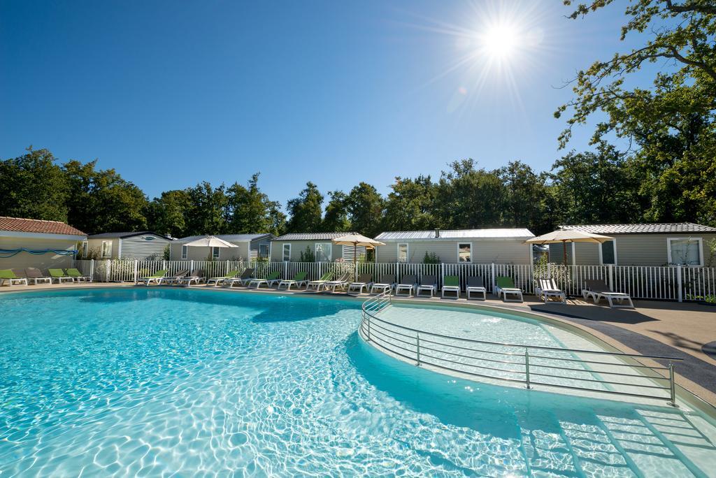 Camping Les Chevrefeuilles Royan Buitenkant foto