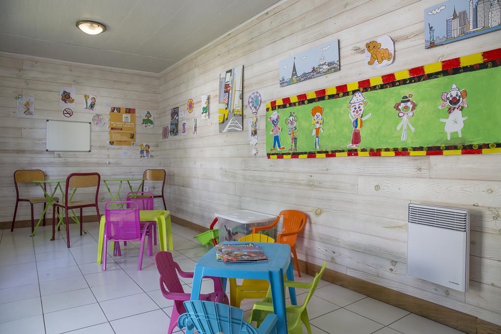 Camping Les Chevrefeuilles Royan Buitenkant foto