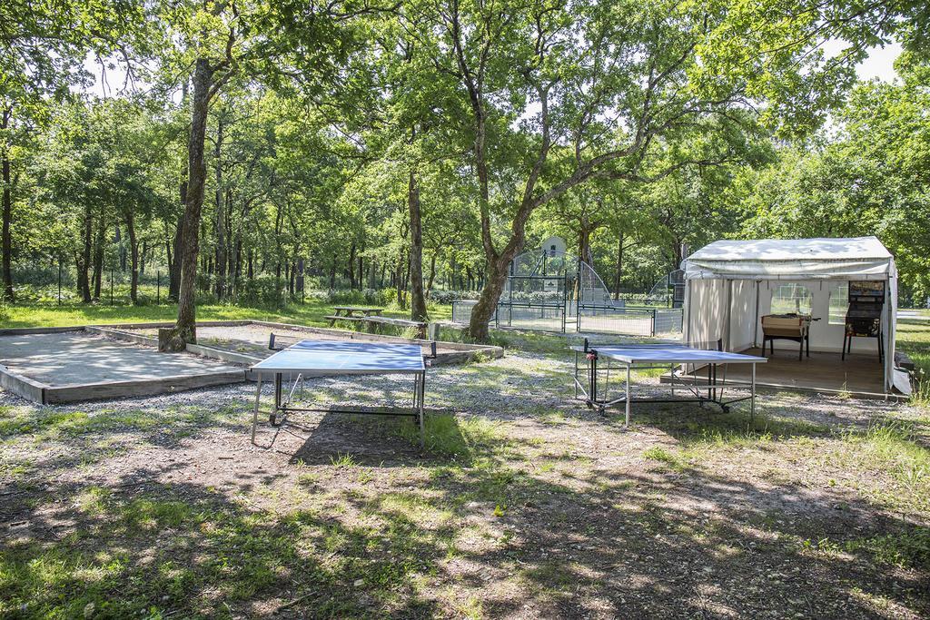 Camping Les Chevrefeuilles Royan Buitenkant foto