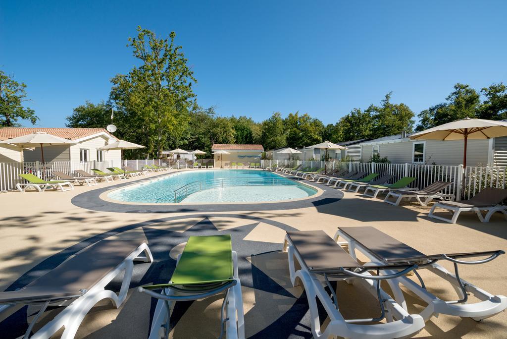 Camping Les Chevrefeuilles Royan Buitenkant foto